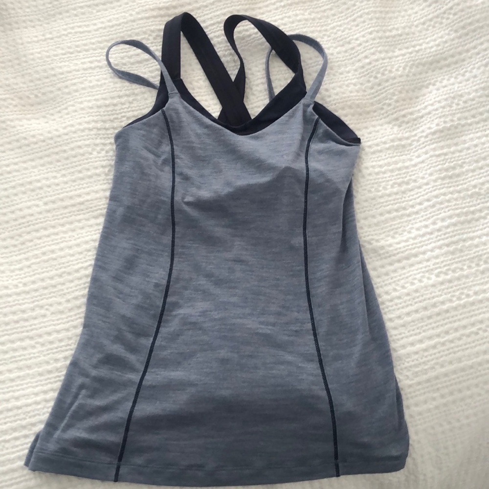 Size 2 built in bra lululemon tank
